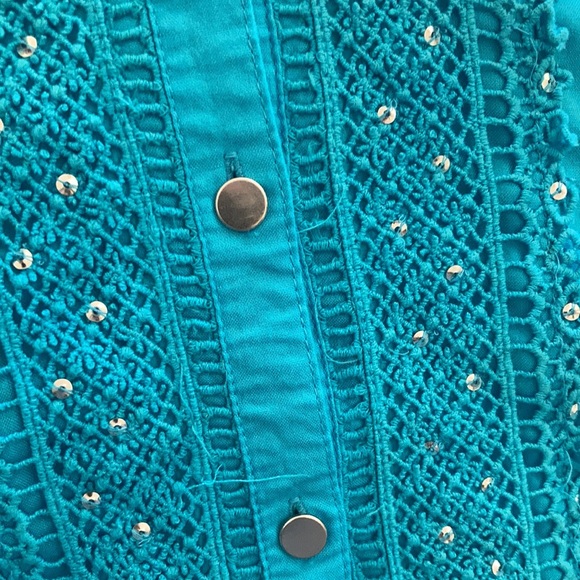 JM Collection-Beautiful turquoise blue top. - Picture 5 of 5